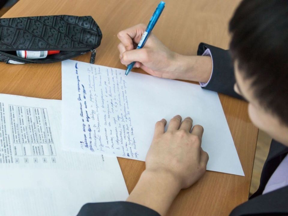 Экзамен по русскому стал барьером для каждого третьего мигранта