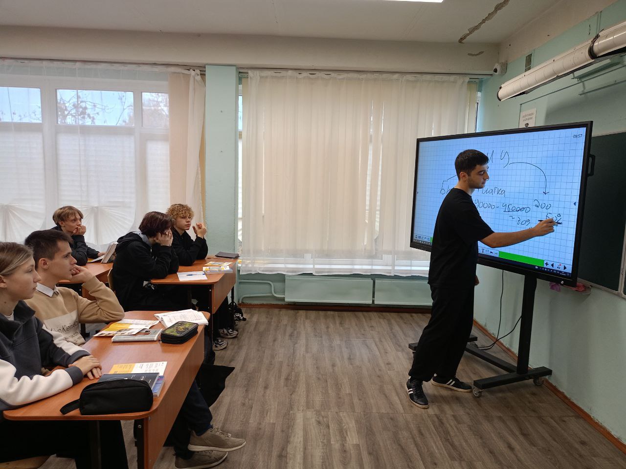 Открой свой путь: ММУ представляет образовательные возможности для 11-классников МБОУ СОШ № 8! Открой свой путь: ММУ представляет образовательные возможности для 11-классников МБОУ СОШ № 8!