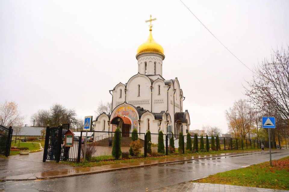 В конце ХХ века жители посёлка Загорской ГАЭС Богородское обратились с коллективным письмом к настоятелю Свято-Троицкой Сергиевой лавры, архиепископу Феогносту с просьбой помочь им воссоздать в посёлке храм в честь Успения...