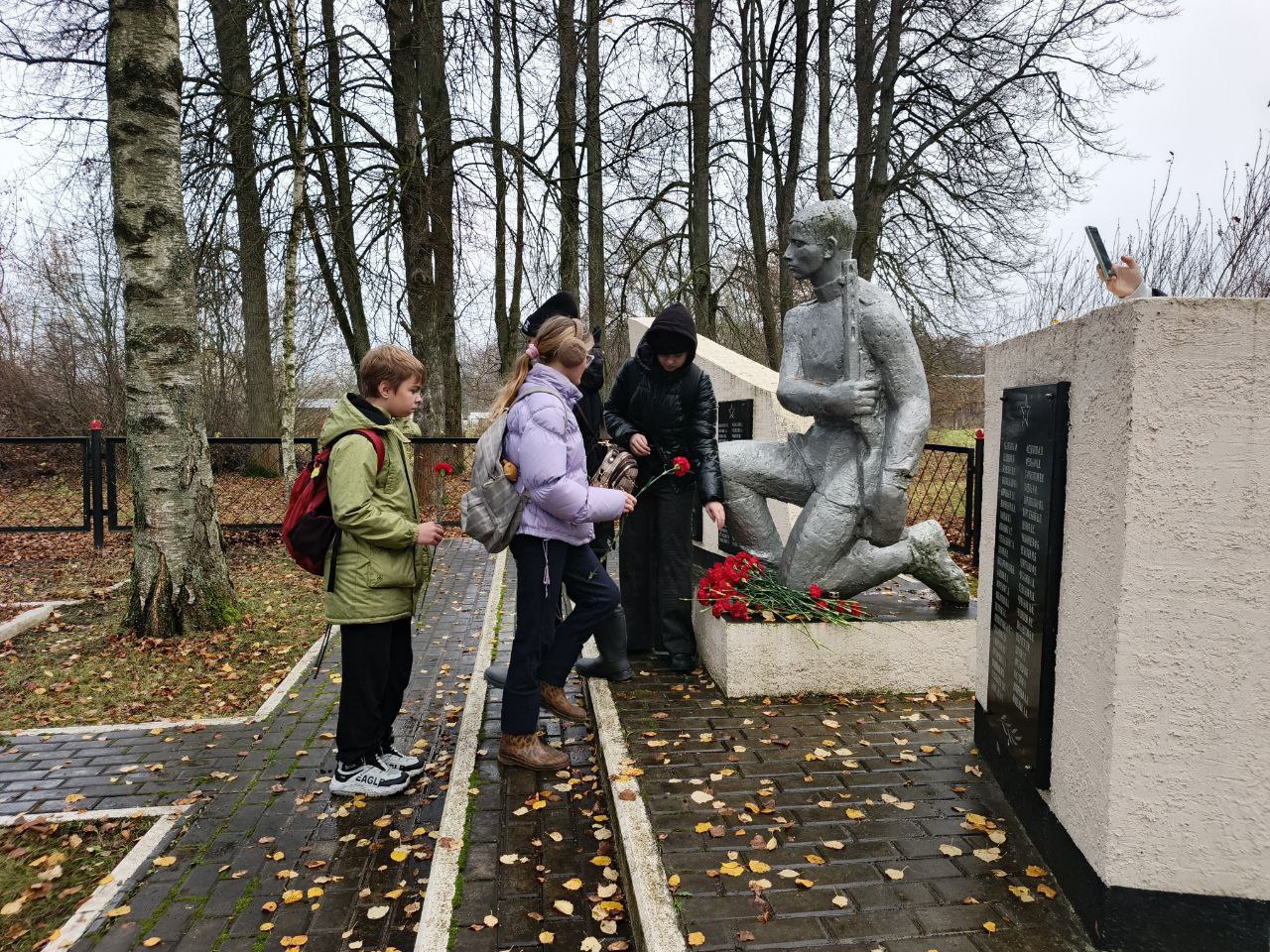 25 октября, в рамках патриотического проекта «Тропа памяти. Стремиловский рубеж» состоялась Всероссийская военно-историческая акция «Стремиловский рубеж» 25 октября, в рамках патриотического проекта «Тропа памяти. Стремиловский рубеж» состоялась Всероссийская военно-историческая акция «Стремиловский рубеж»