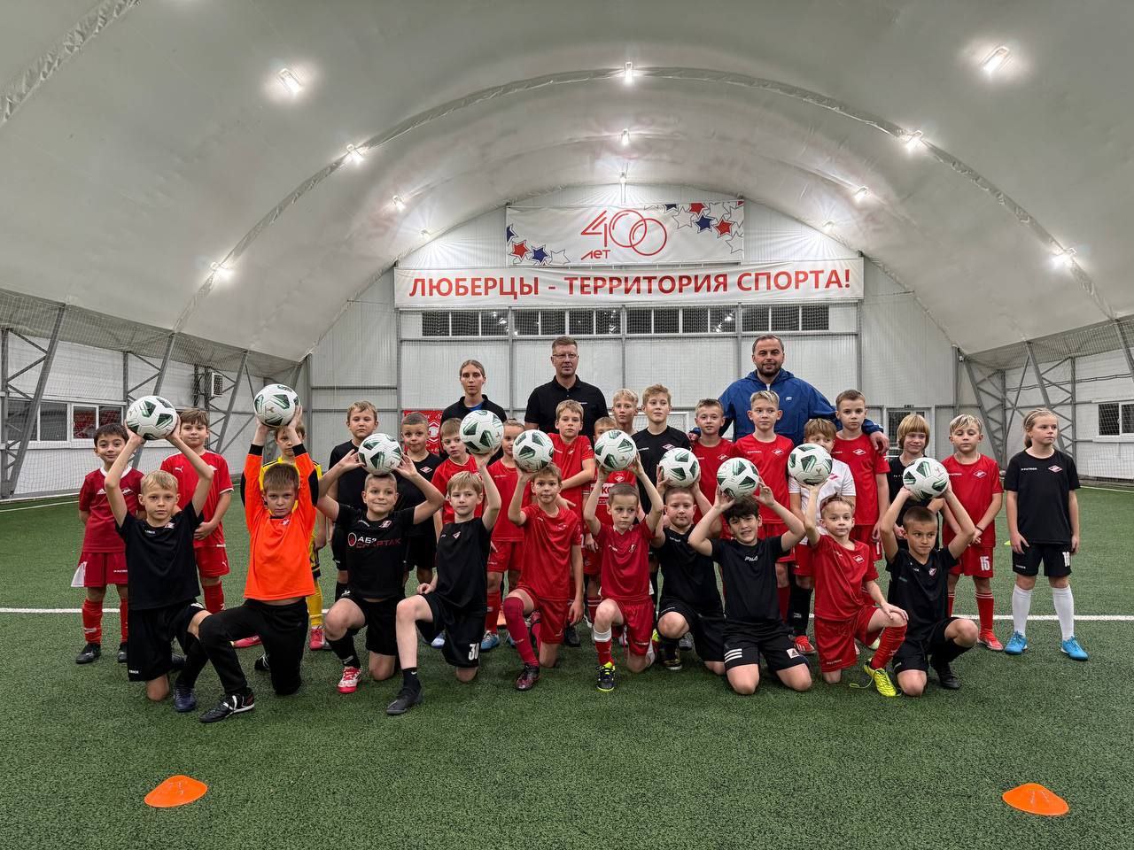 Победителей и призеров турнира по футболу, посвященного Дню города, наградили в Люберцах