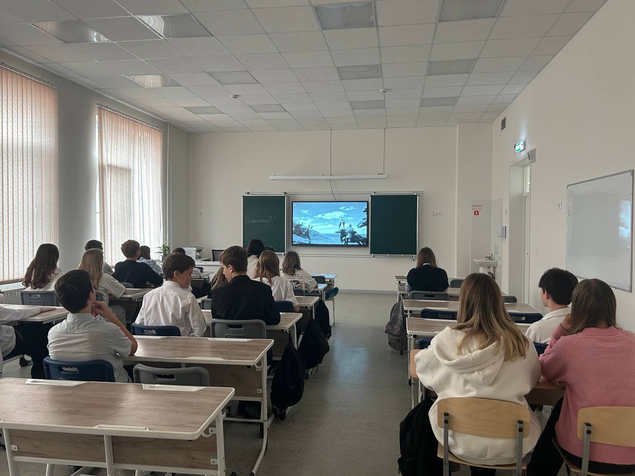 Киноурок в 7М классе!. Сегодня у нас прошел увлекательный киноурок, и мы посмотрели легендарный фильм «Александр Невский»! Все ребята были в полном восторге! Фильм погрузил нас в атмосферу исторических событий и показал... Киноурок в 7М классе!. Сегодня у нас прошел увлекательный киноурок, и мы посмотрели легендарный фильм «Александр Невский»! Все ребята были в полном восторге! Фильм погрузил нас в атмосферу исторических событий и показал...