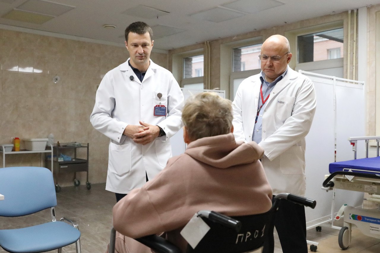 Долгопрудненскую больницу посетил министр здравоохранения Московской области Максим Забелин Долгопрудненскую больницу посетил министр здравоохранения Московской области Максим Забелин