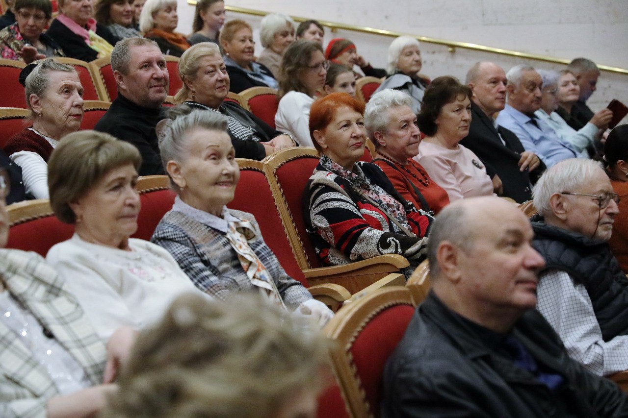 Осенний театральный фестиваль в Долгопрудном открылся спектаклем с ирландским колоритом Осенний театральный фестиваль в Долгопрудном открылся спектаклем с ирландским колоритом