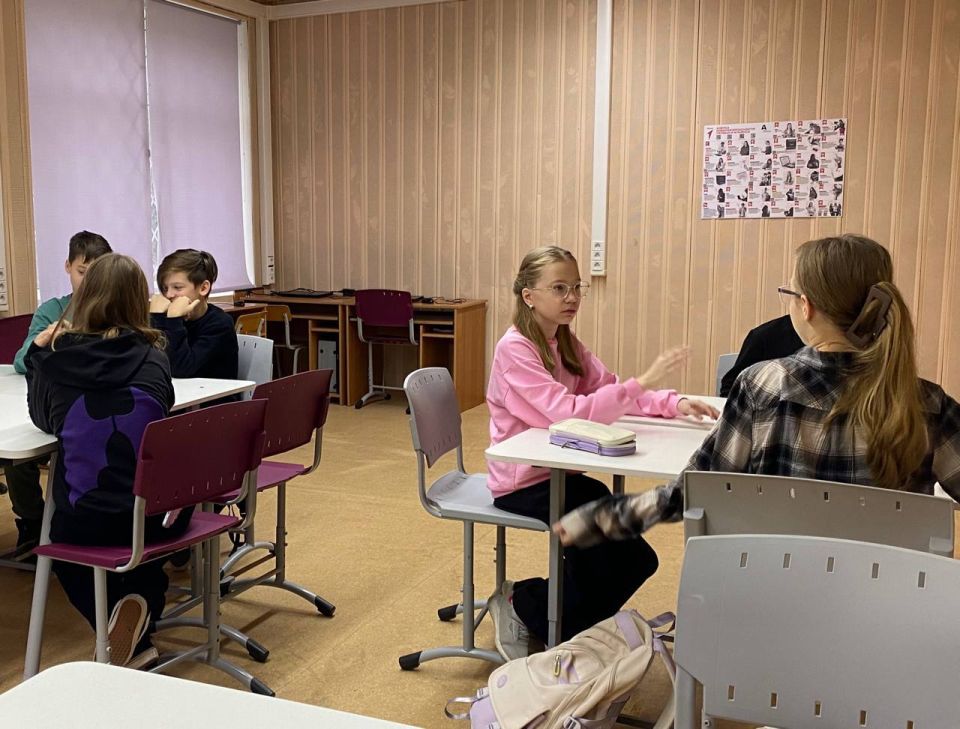 25 октября любознательные ученики 6 и 7 классов погрузились в мир чисел, где вновь встретились с обыкновенными и десятичными дробями