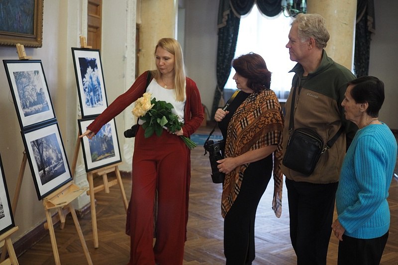 25 октября 2025 года в ДК "Химик» состоялось открытие фотовыставки членов клуба «Фотолюбитель» воскресенских фотографов Елены Скворцовой и Романа Межерицкого 25 октября 2025 года в ДК "Химик» состоялось открытие фотовыставки членов клуба «Фотолюбитель» воскресенских фотографов Елены Скворцовой и Романа Межерицкого