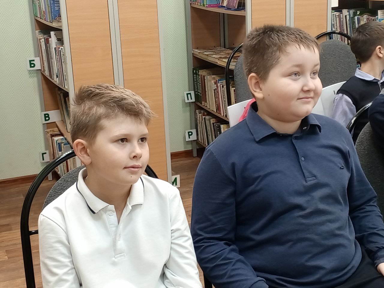 В рамках культурно-образовательного проекта «Культура для школьников» в Шараповской сельской библиотеке прошел показ мультфильмов и викторина, ко Дню рождения Геннадия Гладкова В рамках культурно-образовательного проекта «Культура для школьников» в Шараповской сельской библиотеке прошел показ мультфильмов и викторина, ко Дню рождения Геннадия Гладкова