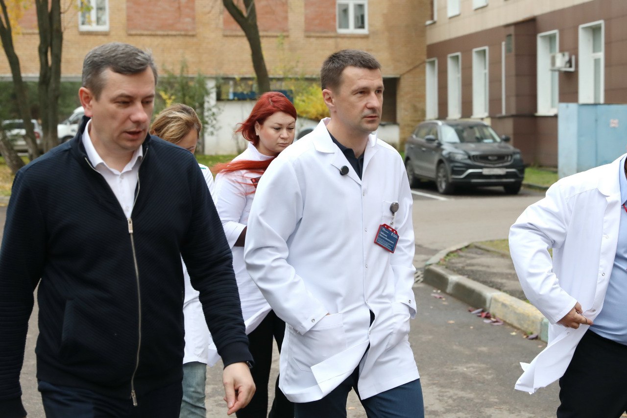 Долгопрудненскую больницу посетил министр здравоохранения Московской области Максим Забелин Долгопрудненскую больницу посетил министр здравоохранения Московской области Максим Забелин