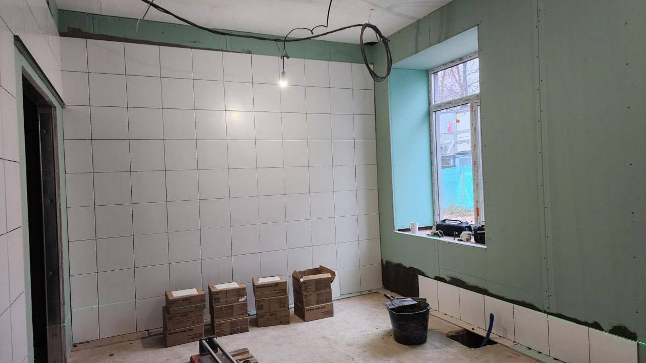 В хирургическом корпусе Домодедовской больницы продолжается капитальный ремонт В хирургическом корпусе Домодедовской больницы продолжается капитальный ремонт
