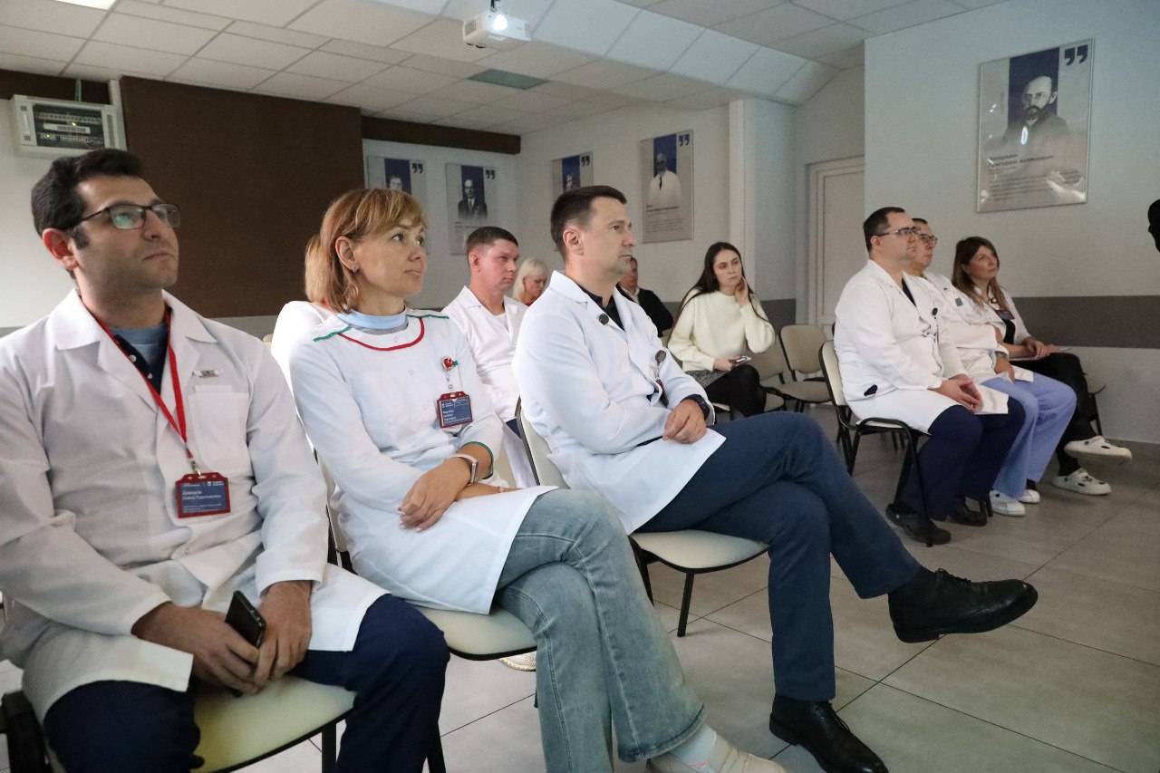 Долгопрудненскую больницу посетил министр здравоохранения Московской области Максим Забелин Долгопрудненскую больницу посетил министр здравоохранения Московской области Максим Забелин