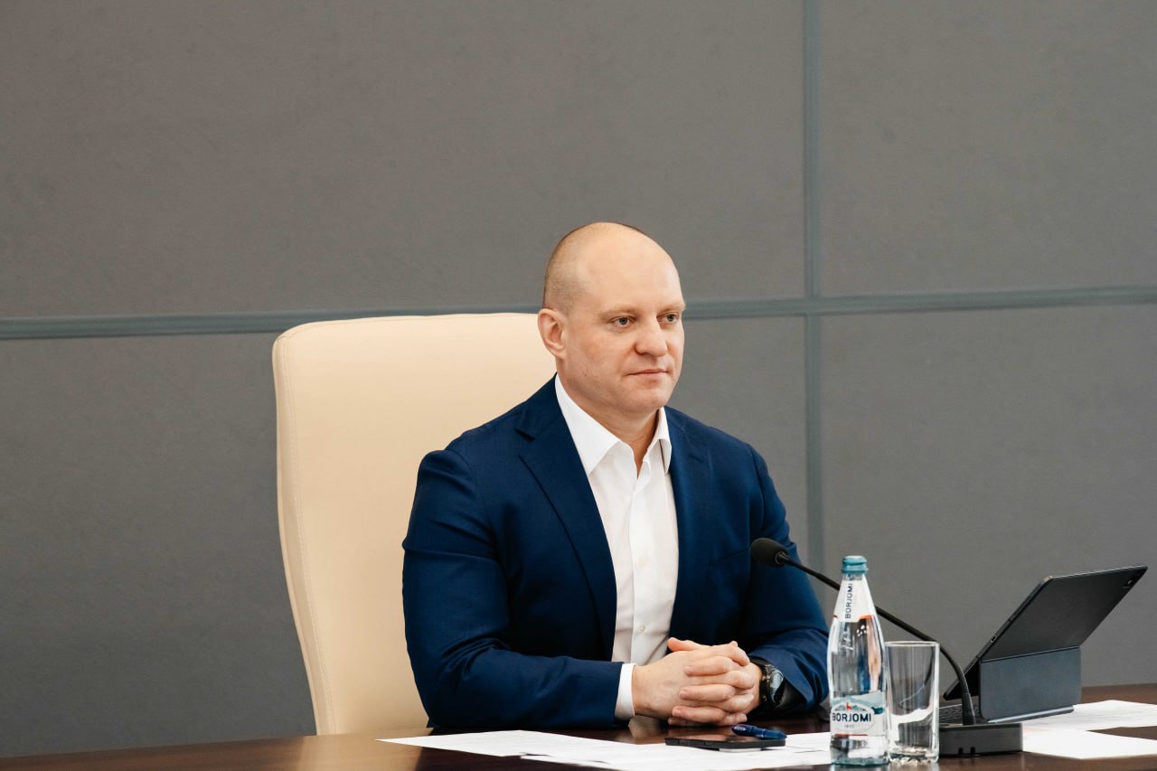 Максим Красноцветов: Сегодня под председательством Андрея Воробьёва прошло еженедельное совещание