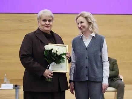 Лауреатом премии губернатора Московской области стала директор Удельнинской школы-интерната Лауреатом премии губернатора Московской области стала директор Удельнинской школы-интерната