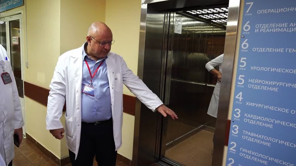 Долгопрудненскую больницу посетил министр здравоохранения Московской области Максим Забелин