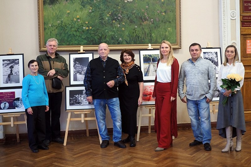 25 октября 2025 года в ДК "Химик» состоялось открытие фотовыставки членов клуба «Фотолюбитель» воскресенских фотографов Елены Скворцовой и Романа Межерицкого 25 октября 2025 года в ДК "Химик» состоялось открытие фотовыставки членов клуба «Фотолюбитель» воскресенских фотографов Елены Скворцовой и Романа Межерицкого