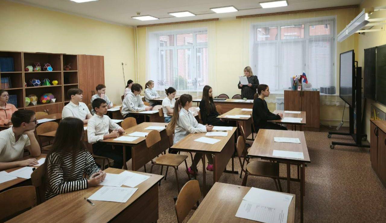 25 октября в муниципальном округе Чехов прошел муниципальный этап всероссийской олимпиады школьников по русскому языку 25 октября в муниципальном округе Чехов прошел муниципальный этап всероссийской олимпиады школьников по русскому языку