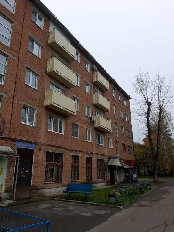 Балконные плиты меняют на ул. Зайцева посёлка Фосфоритный Воскресенского округа