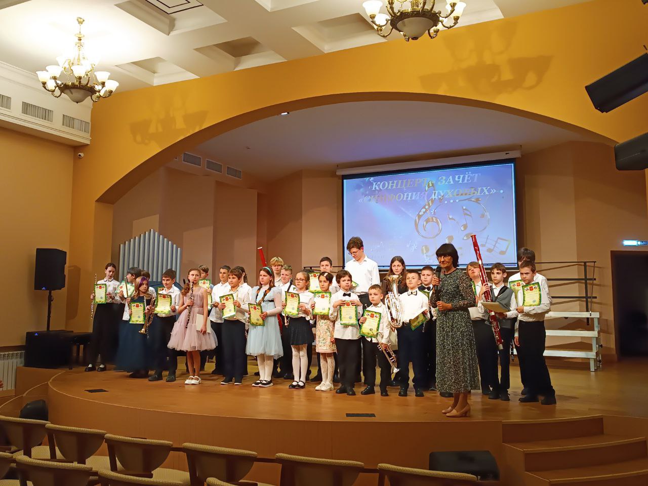 В Жуковской детской школе искусств №1 состоялся концерт-зачёт группы духовых инструментов оркестрового отдела «Симфония духовых»