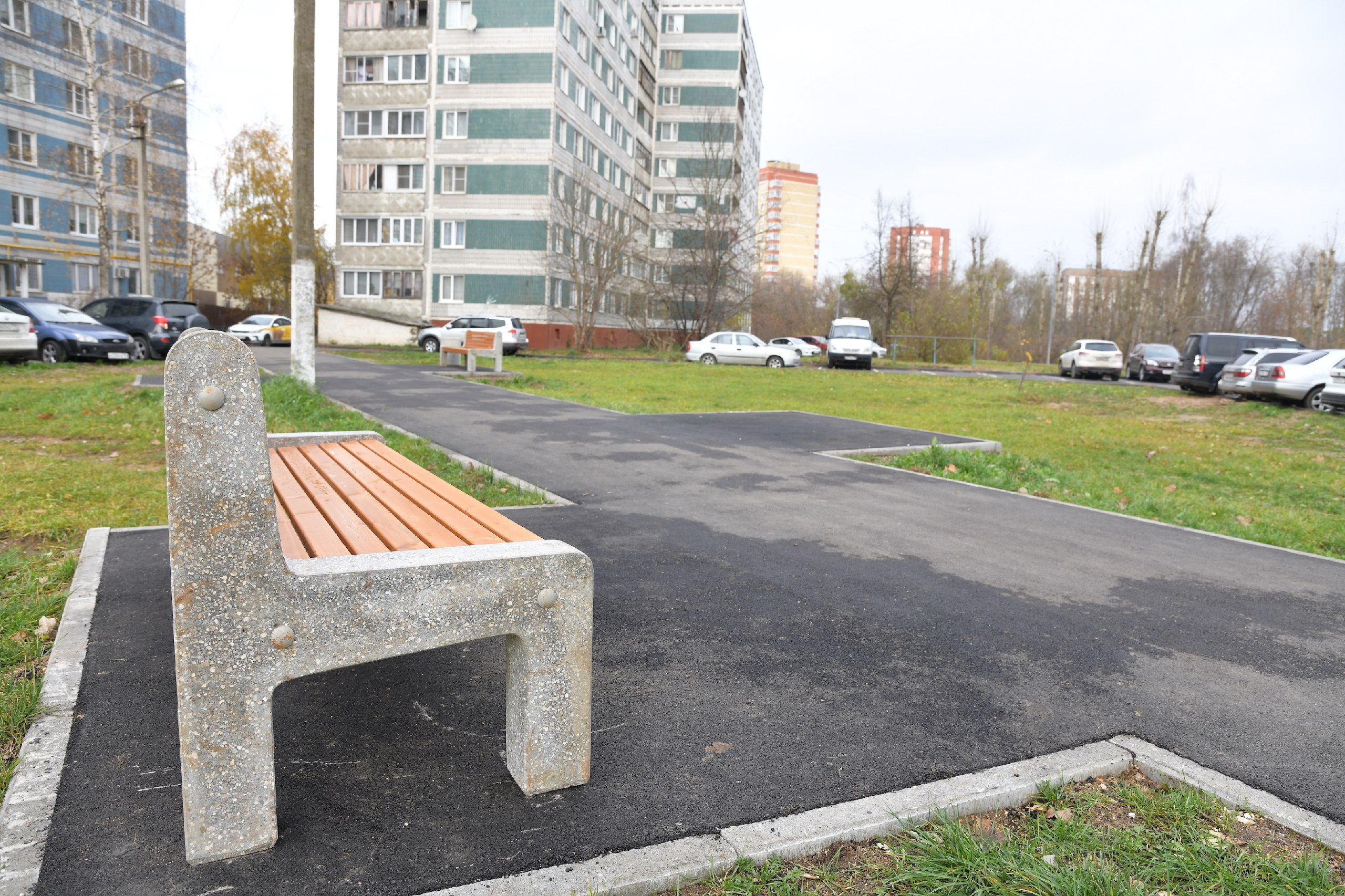 В Дмитрове завершены масштабные работы по комплексному благоустройству дворовых территорий на улице Космонавтов