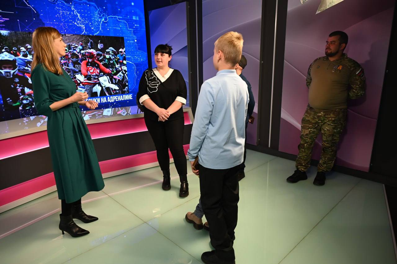 Журналисты Серпухова передали гуманитарную помощь участникам СВО Журналисты Серпухова передали гуманитарную помощь участникам СВО