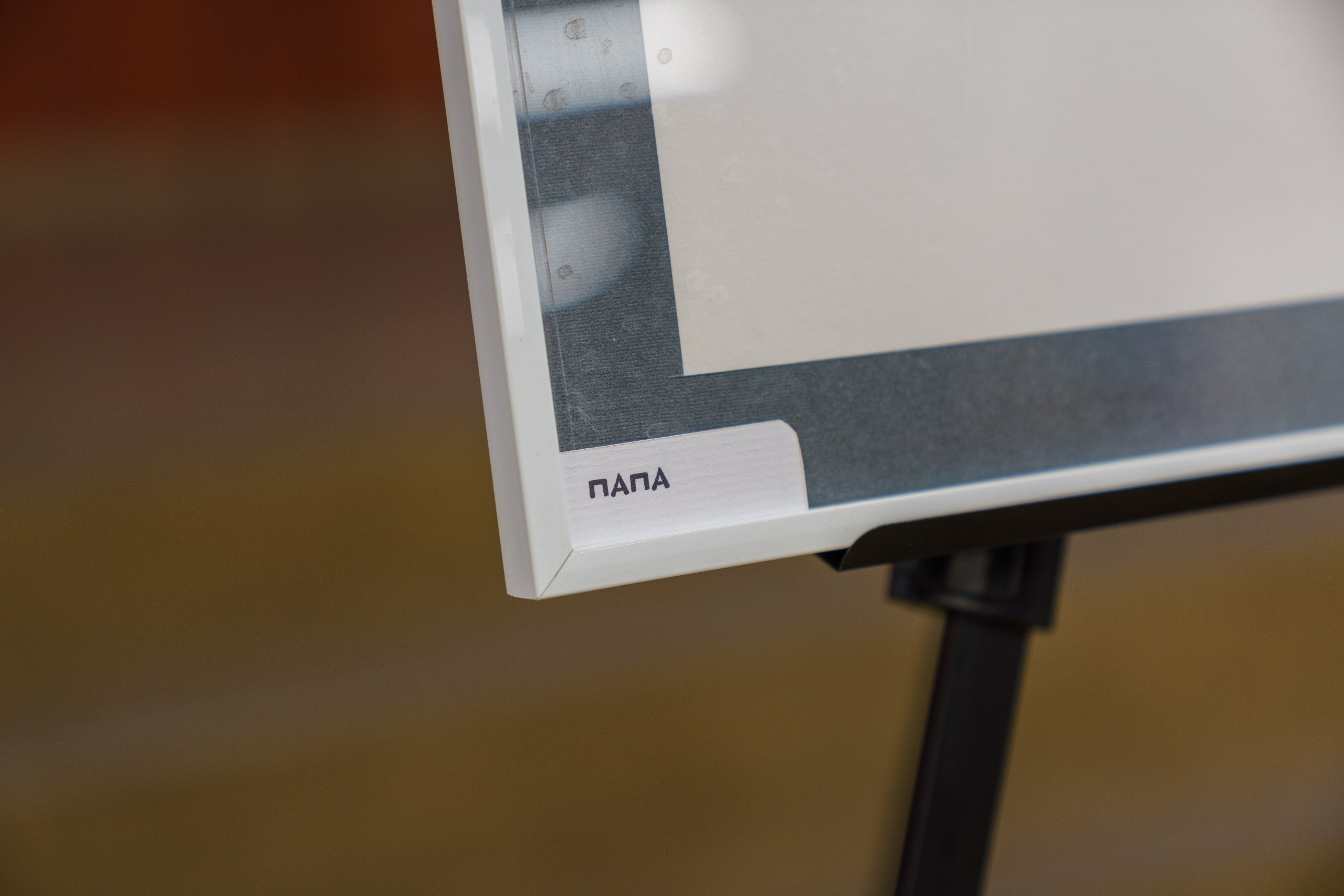 В Домодедовском дворце культуры и спорта «Мир» прошла выставка «умных рисунков» Антона Сушкина В Домодедовском дворце культуры и спорта «Мир» прошла выставка «умных рисунков» Антона Сушкина