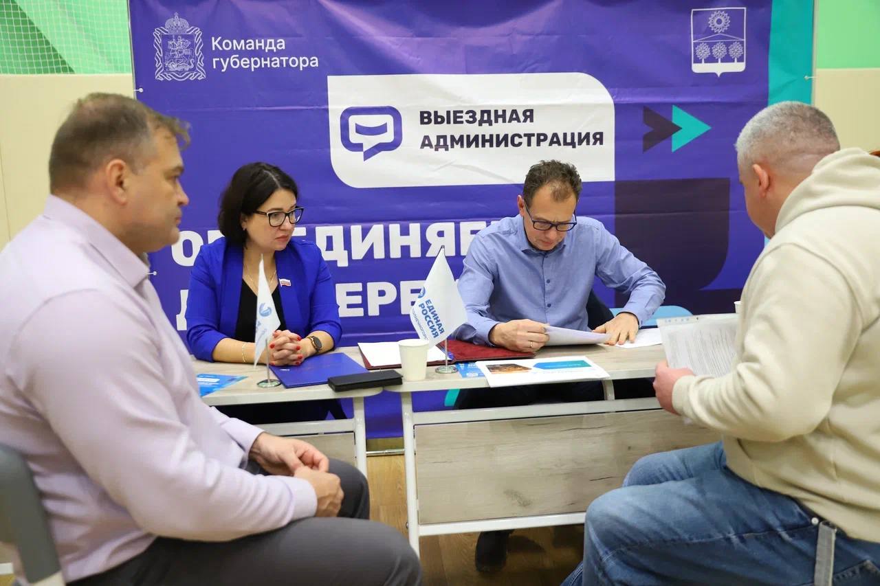 Константин Михальков: Провели выездную администрацию в школе в Голубом Константин Михальков: Провели выездную администрацию в школе в Голубом