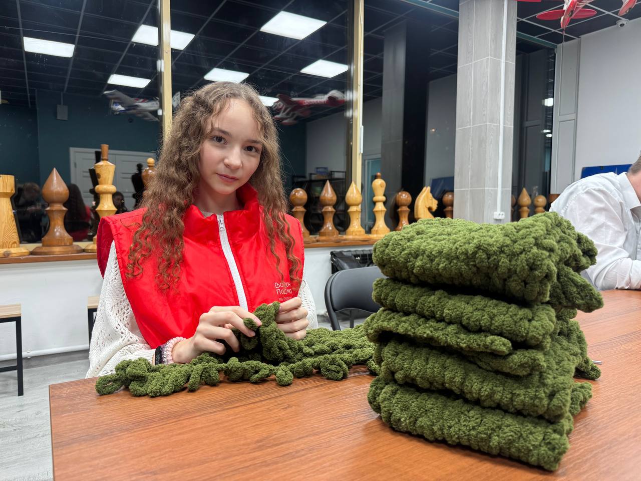 «Волонтеры Подмосковья» связали теплые шарфы для наших военнослужащих «Волонтеры Подмосковья» связали теплые шарфы для наших военнослужащих