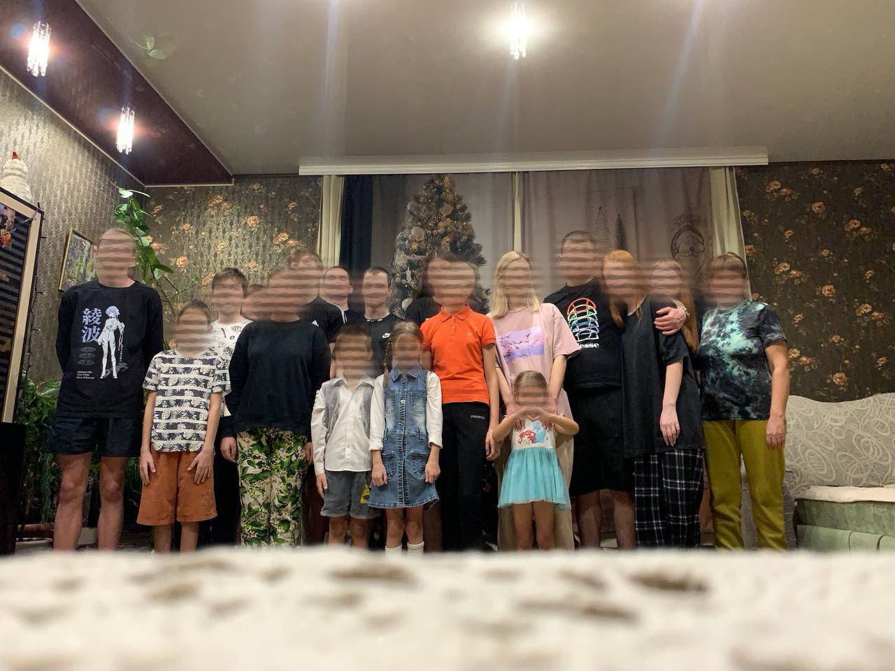 Многодетные Долгопрудного поддерживают семью с 32 детьми из Курской области