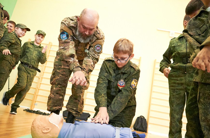 Настоящие герои - настоящие знания: уроки первой помощи от участников СВО Настоящие герои - настоящие знания: уроки первой помощи от участников СВО