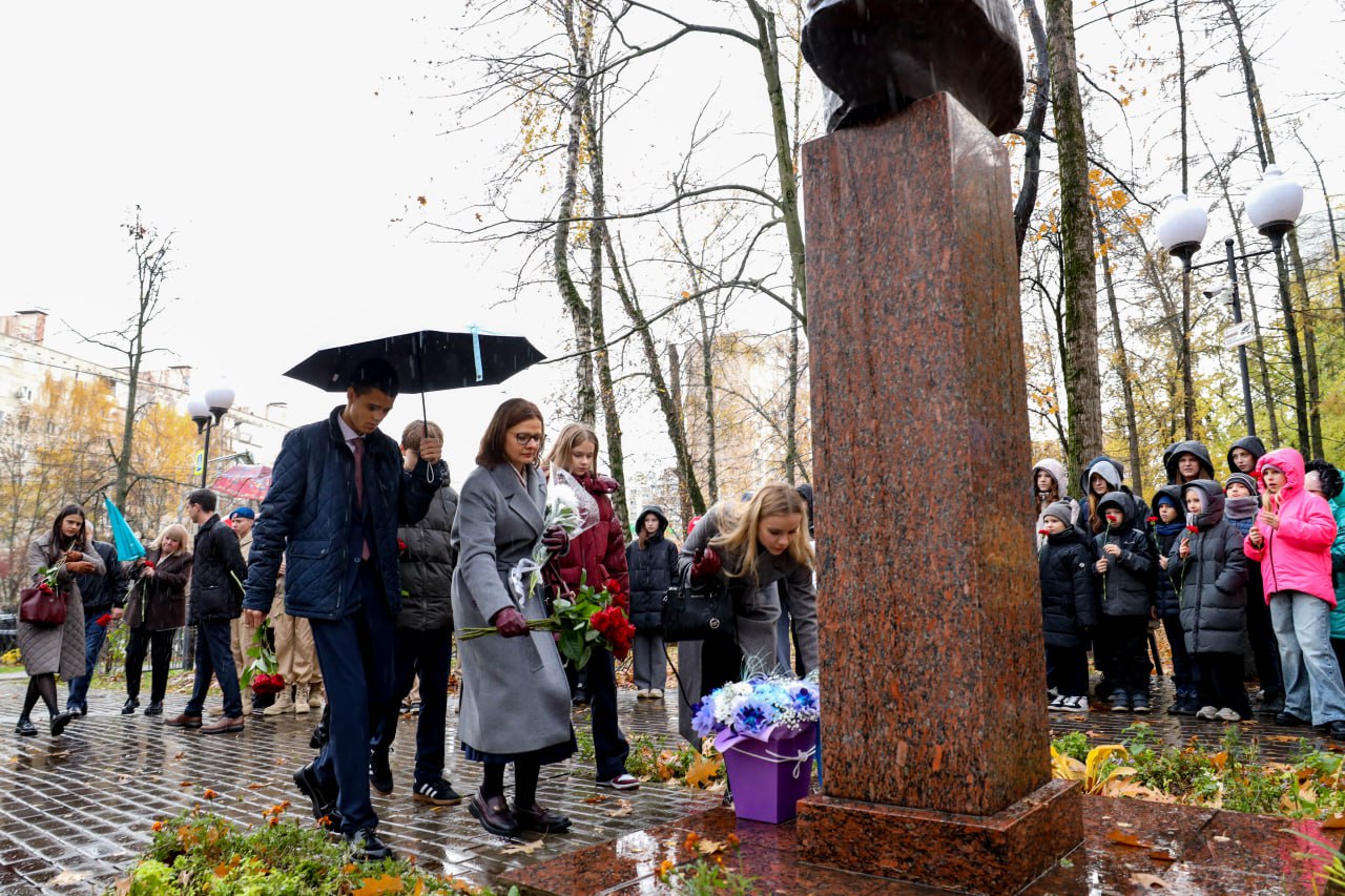 Юлия Купецкая: Почтили память нашего земляка летчика-космонавта, дважды Героя Советского Союза Геннадия Стрекалова Юлия Купецкая: Почтили память нашего земляка летчика-космонавта, дважды Героя Советского Союза Геннадия Стрекалова