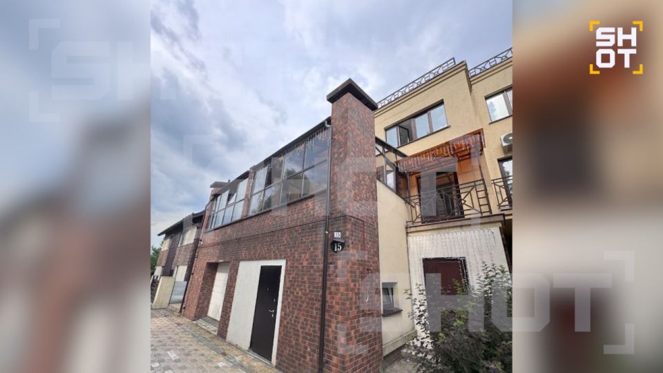 Дом Романа Попова, который семья выставила на продажу, чтобы оплатить его лечение, до сих пор никто не купил