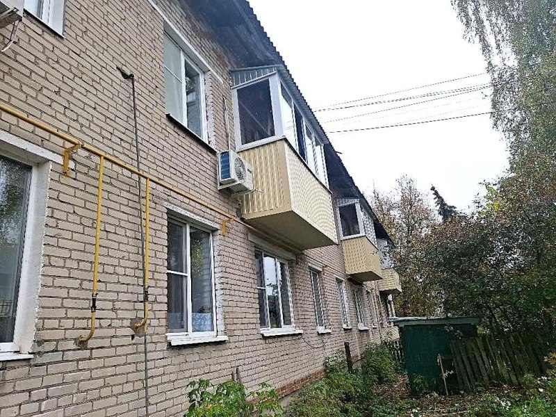 В двухэтажном кирпичном доме №5 по улице Учхоз в с. Конобеево городского округа Воскресенск завершен капитальный ремонт балконных плит