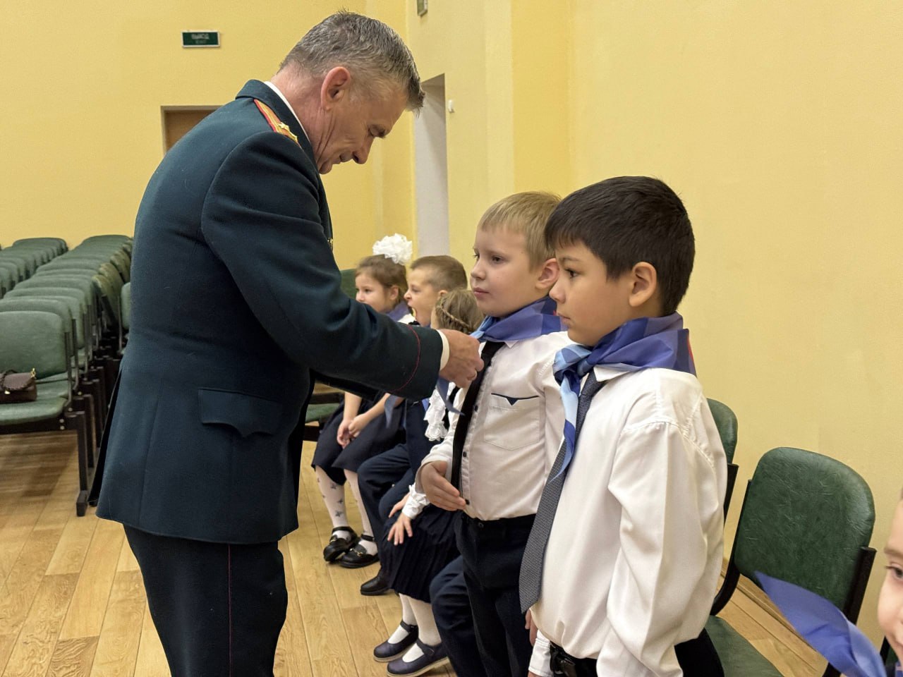 Порядка 200 Орлят России стали на крыло в школе имени Героя России Александра Монетова Порядка 200 Орлят России стали на крыло в школе имени Героя России Александра Монетова