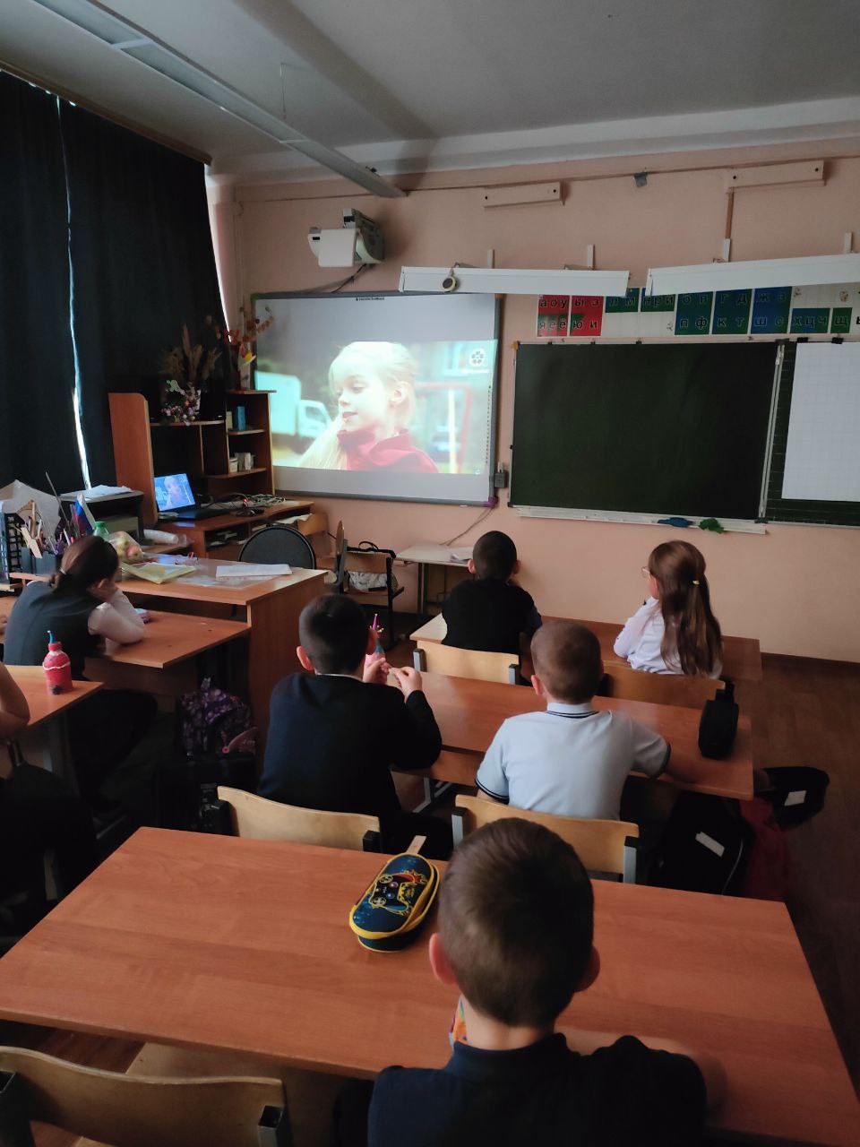 киноурок. В 3а классе МБОУ СОШ N1 мо Чехов состоялся просмотр кинофильма "Мандарин" киноурок. В 3а классе МБОУ СОШ N1 мо Чехов состоялся просмотр кинофильма "Мандарин"