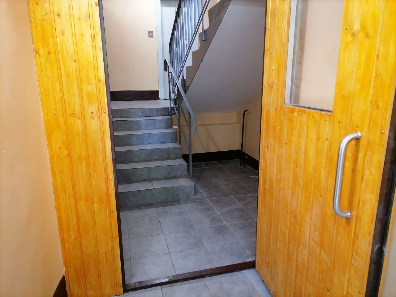 В Королёве отремонтировали 50 подъездов в многоквартирных домах В Королёве отремонтировали 50 подъездов в многоквартирных домах