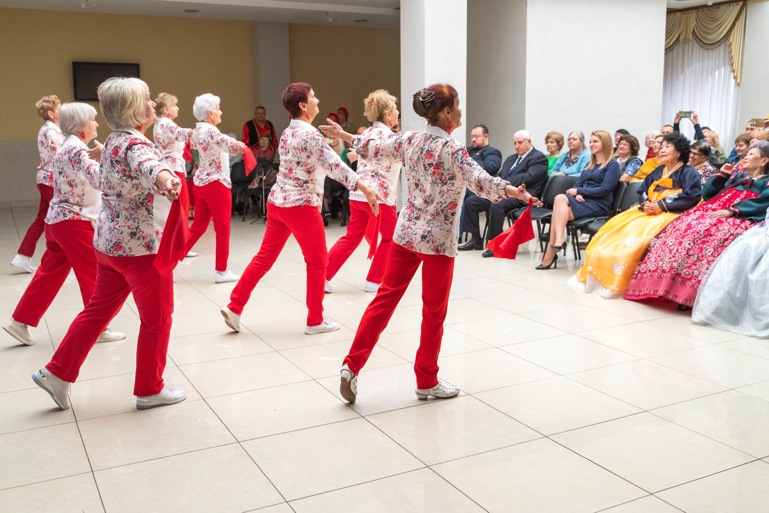 Ассирийские, корейские и другие песни прозвучали в Реутове на фестивале национальных культур Ассирийские, корейские и другие песни прозвучали в Реутове на фестивале национальных культур