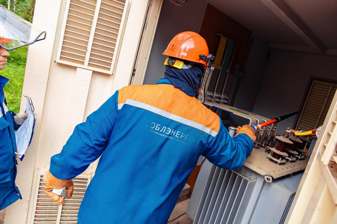 Специалисты «Мособлэнерго» завершили реконструкцию трансформаторной подстанции ТП-1430 в микрорайоне Мамонтовка города Пушкино