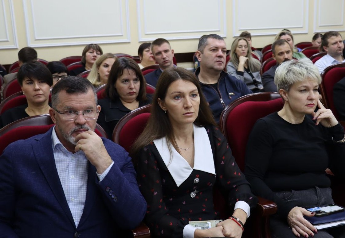 Оценку эффективности работы администрации округа за 9 месяцев и обеспечение жильем детей-сирот обсудили на еженедельном оперативном совещании Оценку эффективности работы администрации округа за 9 месяцев и обеспечение жильем детей-сирот обсудили на еженедельном оперативном совещании