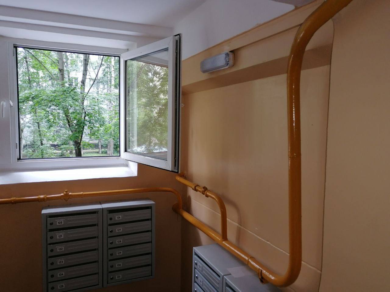 В Королёве отремонтировали 50 подъездов в многоквартирных домах В Королёве отремонтировали 50 подъездов в многоквартирных домах