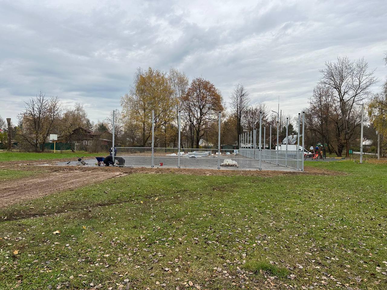 Устройство универсальной спортивной площадки в Востряково
