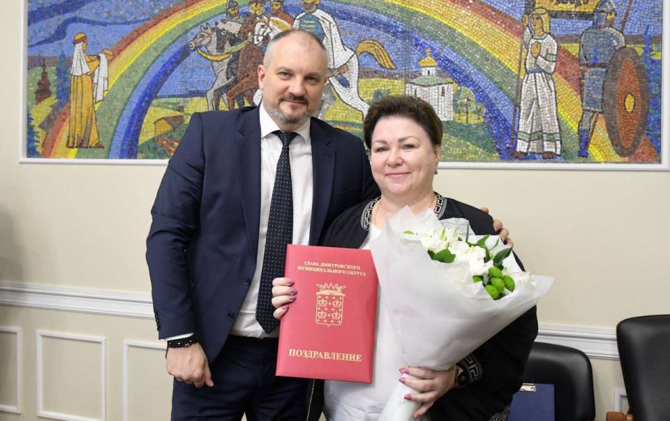 Сегодняшнее оперативное совещание начали с тёплых слов в адрес наших коллег