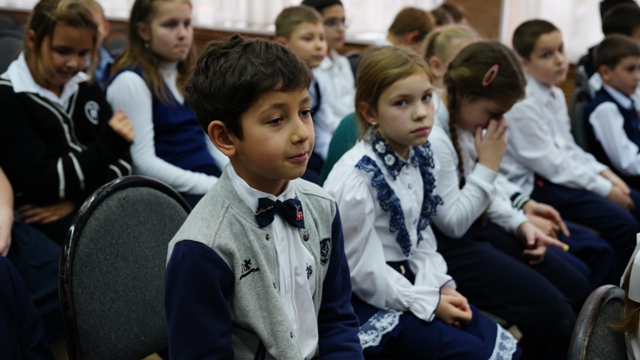 Высокое напряжение: школьникам Долгопрудного рассказали о правилах обращения с электричеством Высокое напряжение: школьникам Долгопрудного рассказали о правилах обращения с электричеством