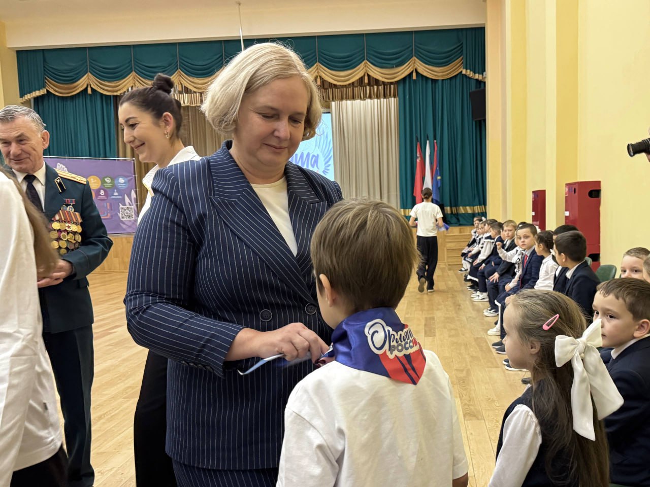 Порядка 200 Орлят России стали на крыло в школе имени Героя России Александра Монетова Порядка 200 Орлят России стали на крыло в школе имени Героя России Александра Монетова