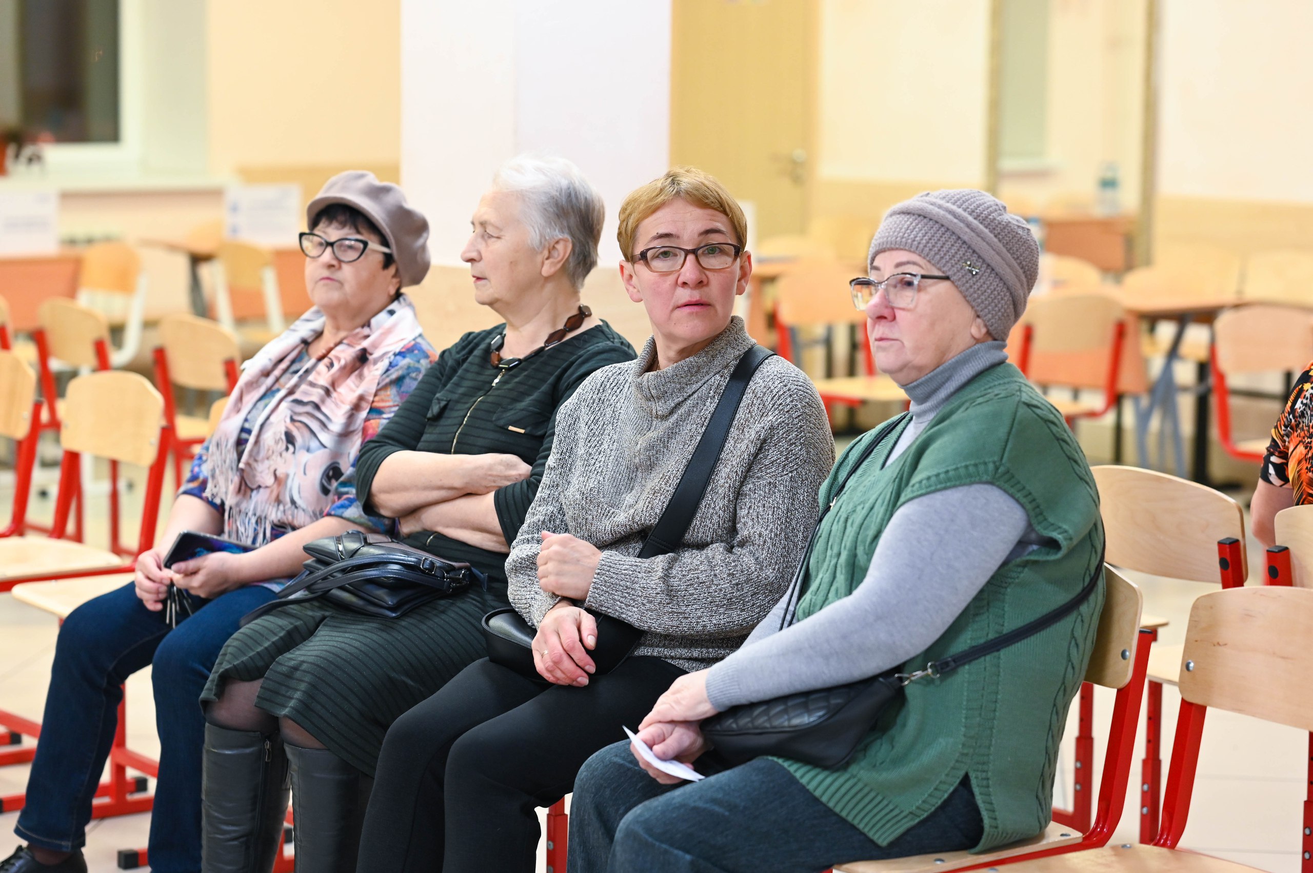 В Володарской школе состоялась очередная встреча в формате «выездной администрации», в которой приняли участие глава Ленинского округа Станислав Каторов, его заместители, руководители профильных управлений администрации... В Володарской школе состоялась очередная встреча в формате «выездной администрации», в которой приняли участие глава Ленинского округа Станислав Каторов, его заместители, руководители профильных управлений администрации...