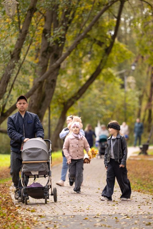 Сегодня в Парках Чехова. СРЕДА (29 октября) Анимационная программа "Детские игры" (0+)
