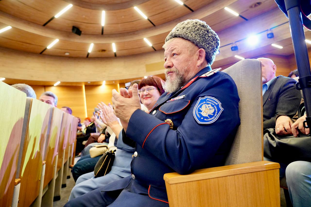 Николай Ханин: Наградили победителей конкурса «Лучший староста Подмосковья» Николай Ханин: Наградили победителей конкурса «Лучший староста Подмосковья»