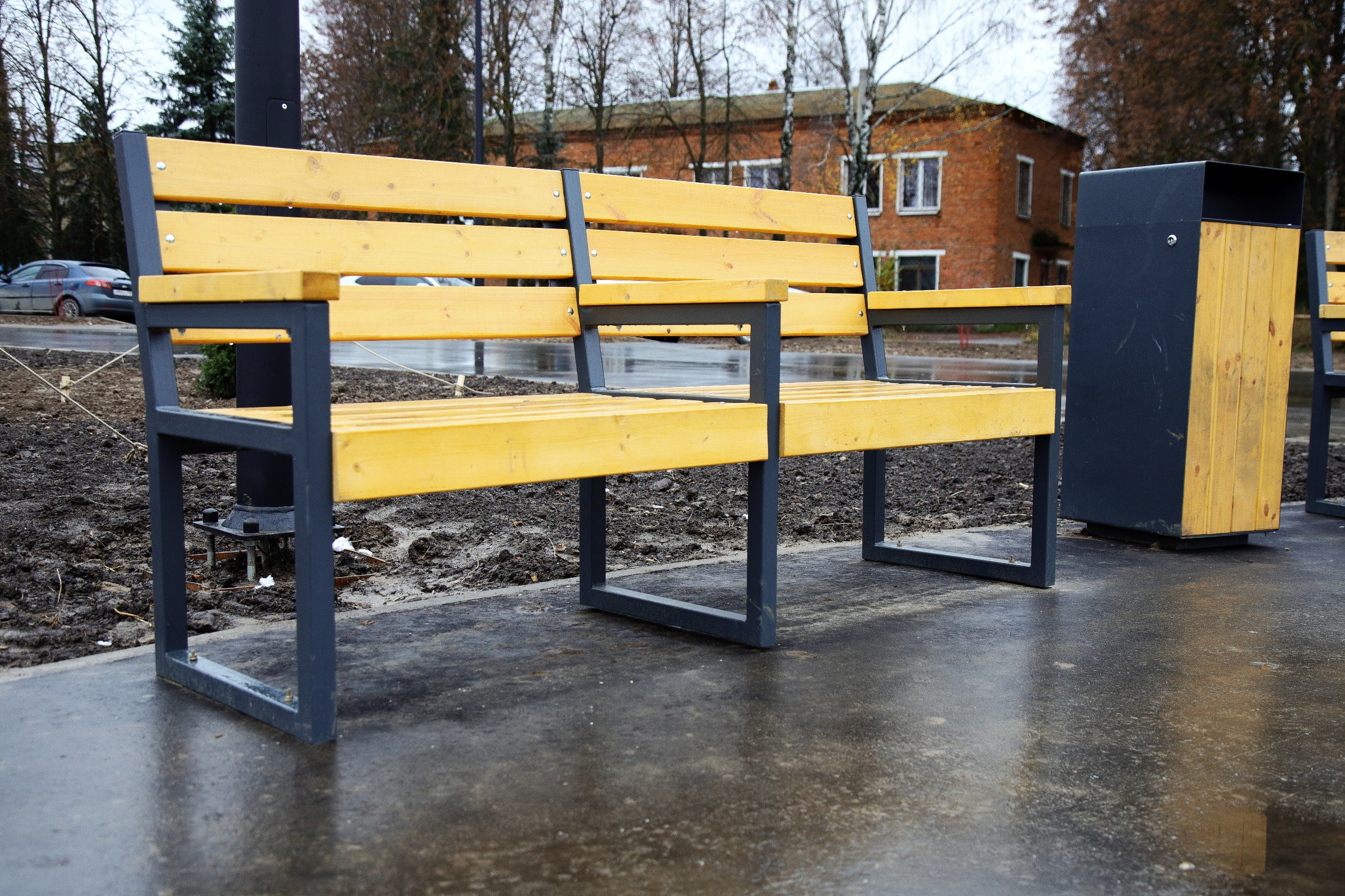 Алексей Малкин: С моим заместителем Сергеем Карасёвым заехали в деревню Ратчино и убедились, как здорово преображается её центральная площадь! Алексей Малкин: С моим заместителем Сергеем Карасёвым заехали в деревню Ратчино и убедились, как здорово преображается её центральная площадь!