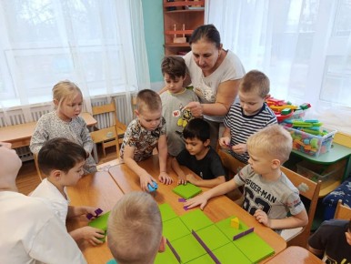 В рамках реализации проекта "Предшкола: стандарт детского сада" на тематической неделе "Инновационные технологии и практики" в МБОУ гимназии №2 м. о. Чехов (дошкольное отделение, здание 4) дети старшей группы с интересом...