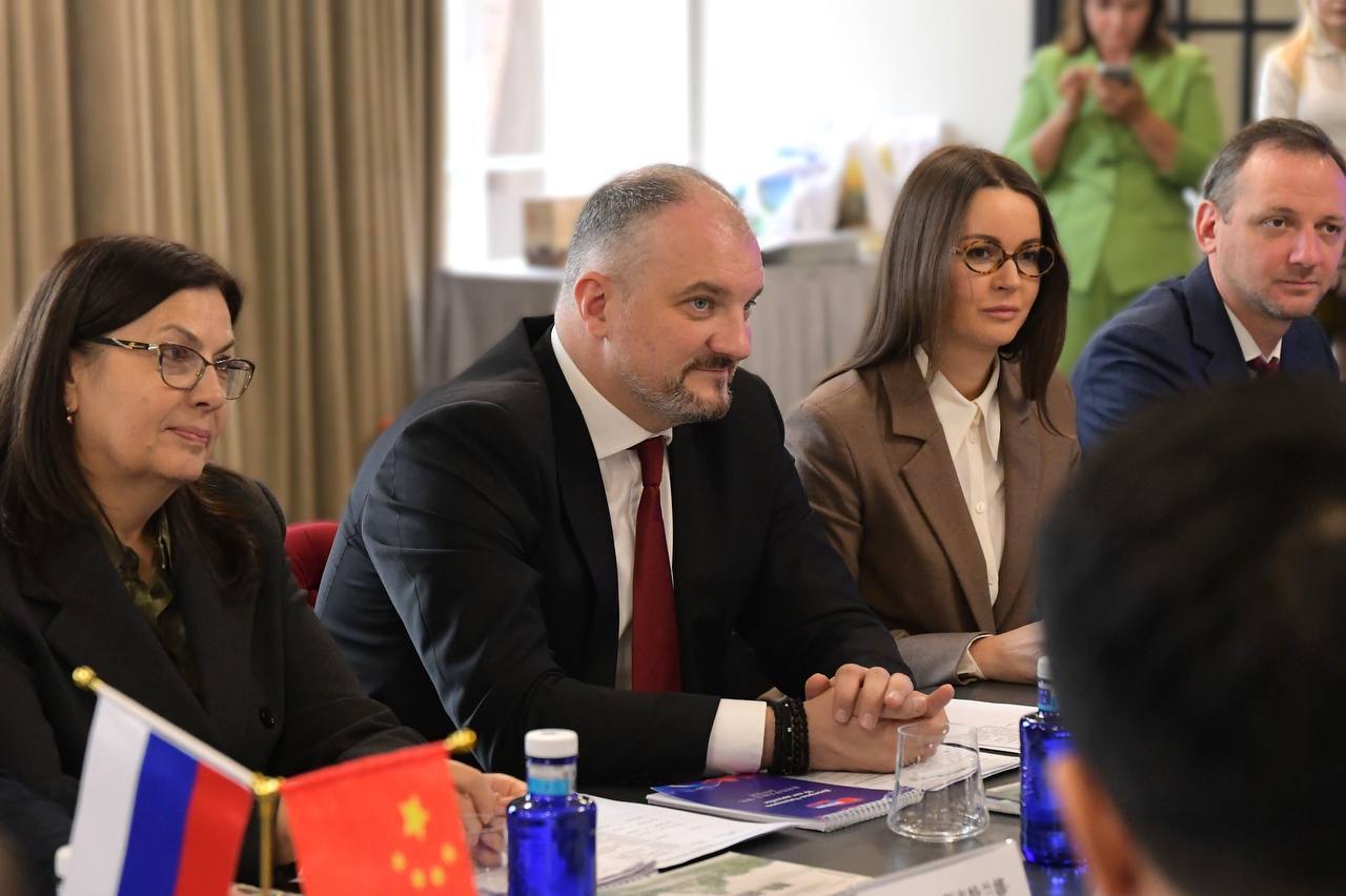 Десять лет дружбы — это только начало!