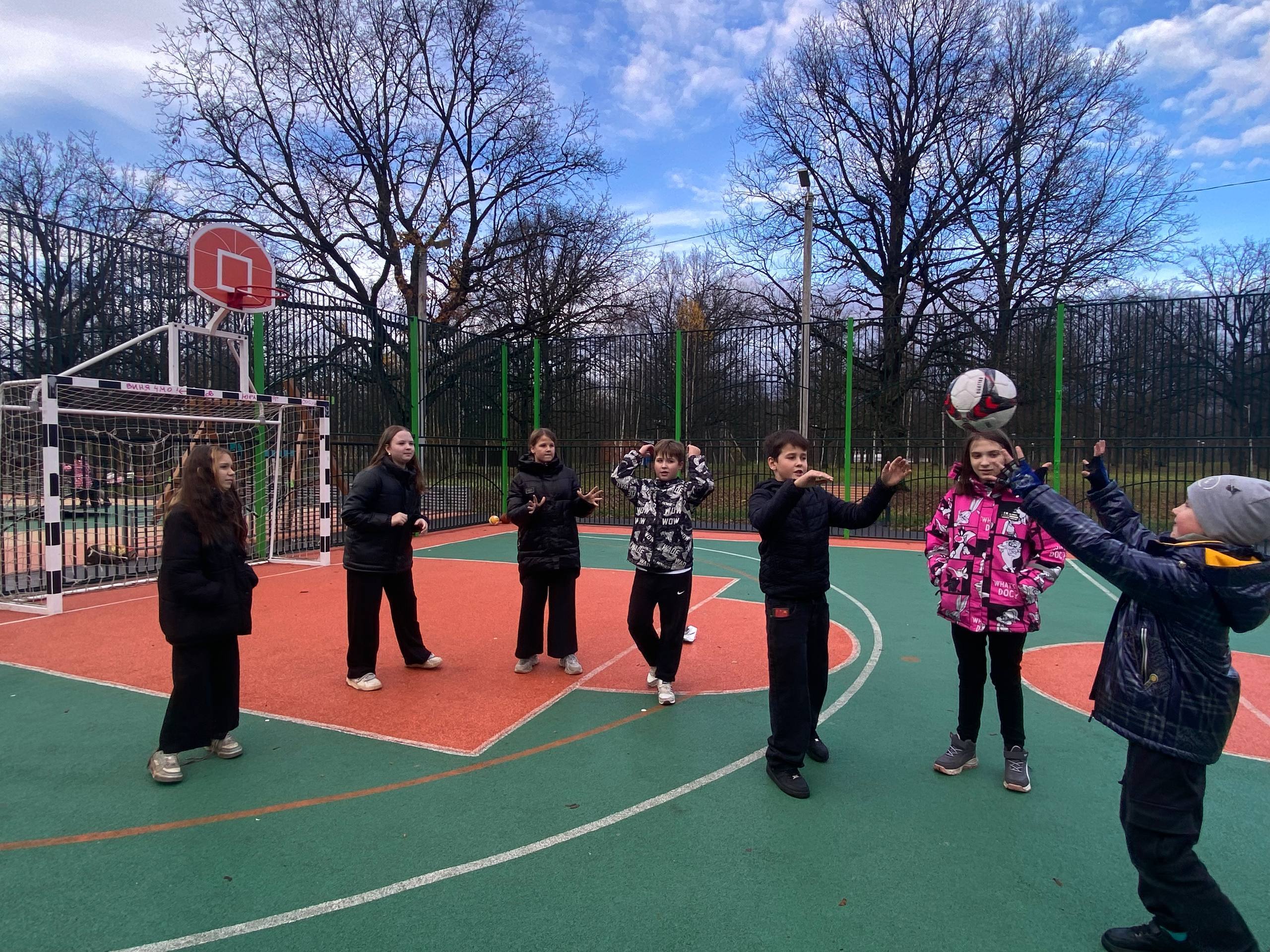 Сегодня в Парке «Дубки» с. Троицкое прошла активная разминка Спорт в парке Сегодня в Парке «Дубки» с. Троицкое прошла активная разминка Спорт в парке