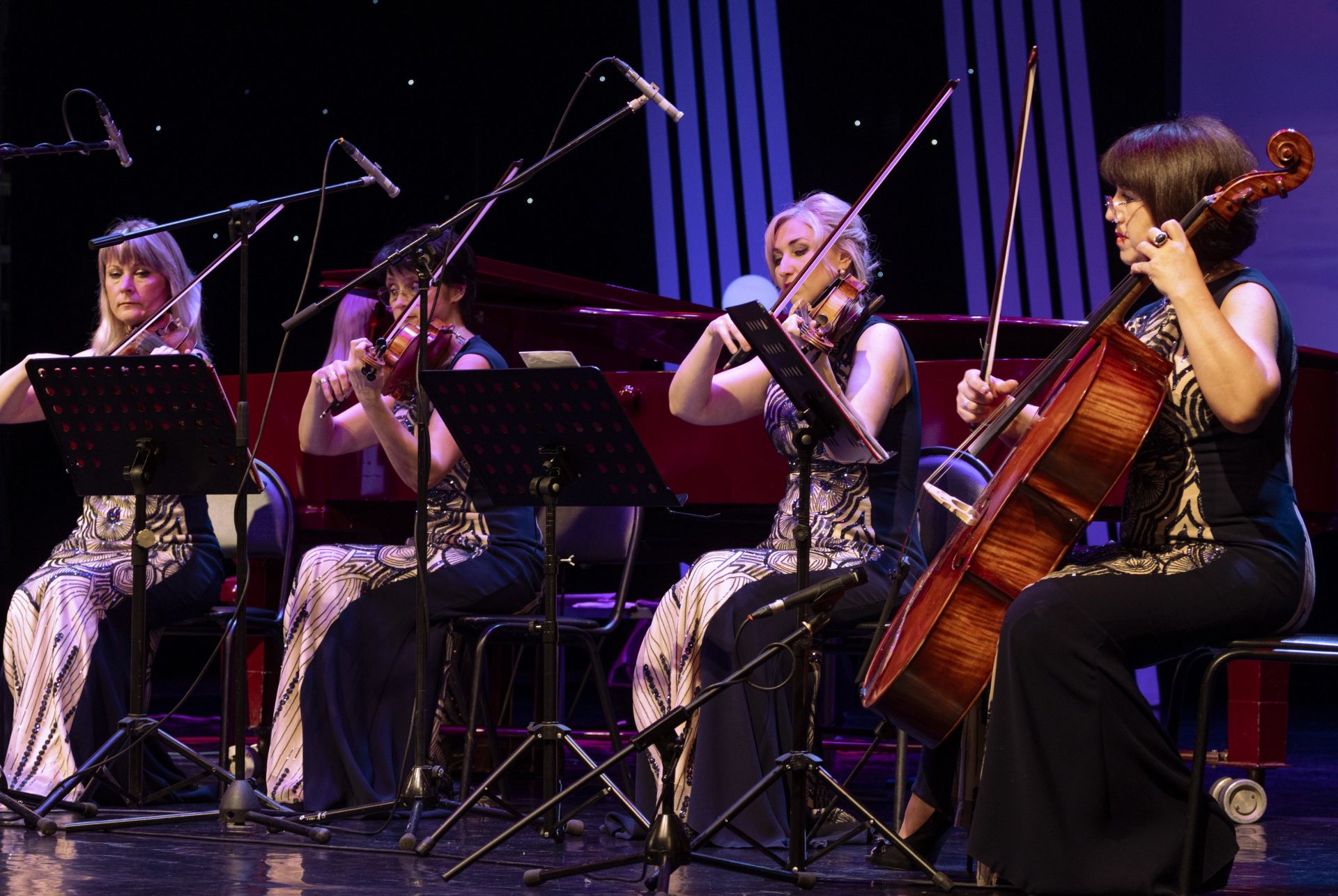 Наши новости. Ансамбль камерной музыки "Арт-классик" представил уникальную программу советской классики в ДК "Дружба" г. Чехов Наши новости. Ансамбль камерной музыки "Арт-классик" представил уникальную программу советской классики в ДК "Дружба" г. Чехов